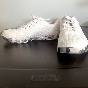 NO BULL white trainers with granite sole. Size 8